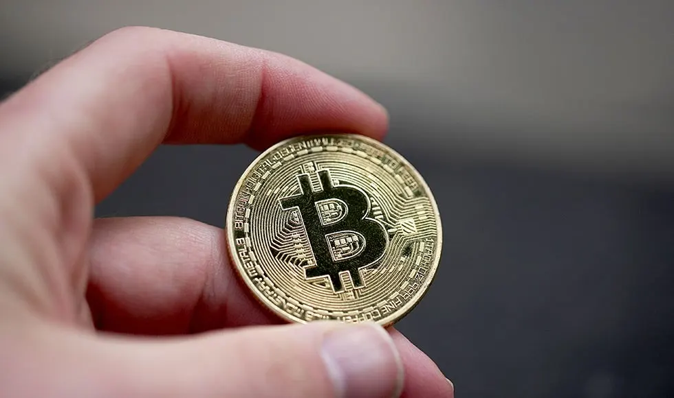 What gives bitcoin its value