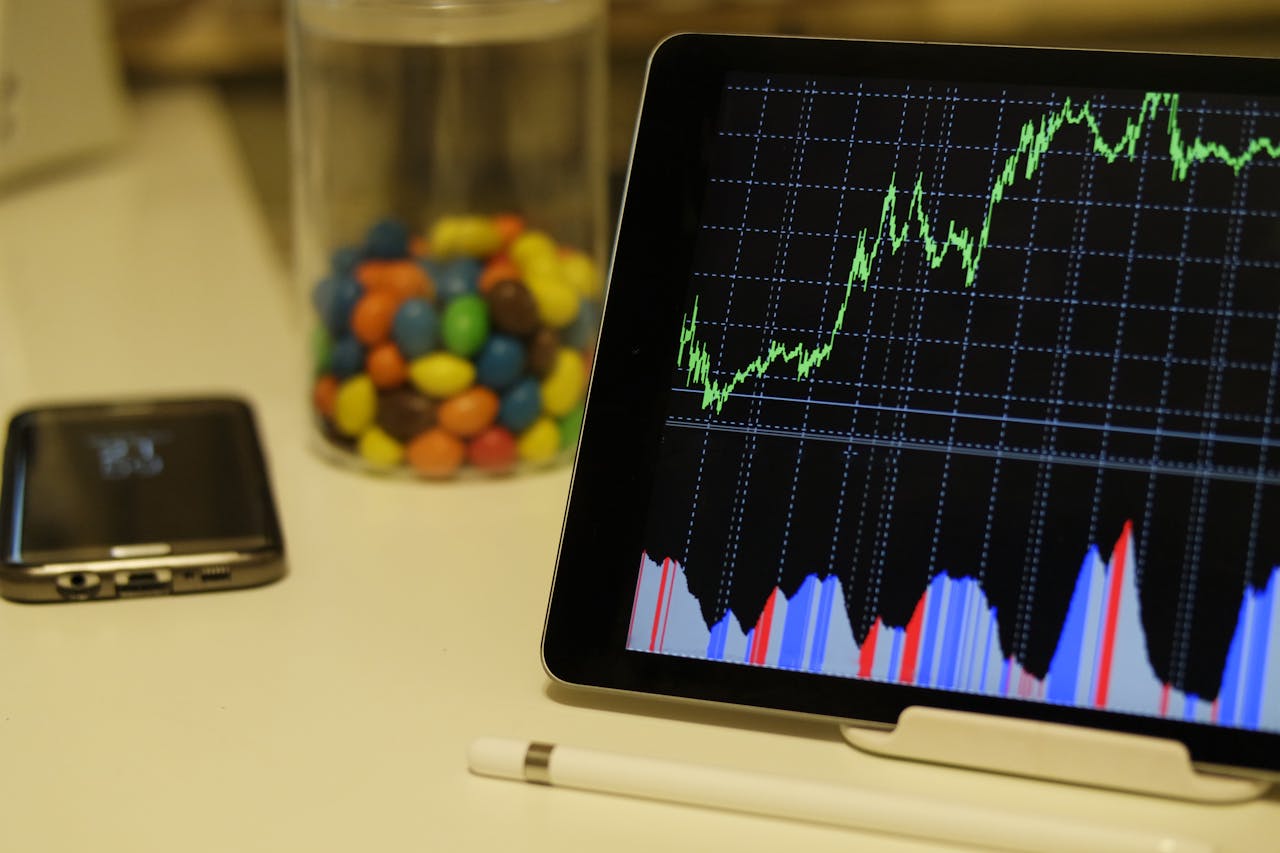 What is swing trading in crypto?
